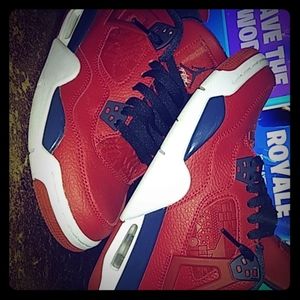 Jordan 4s size 7